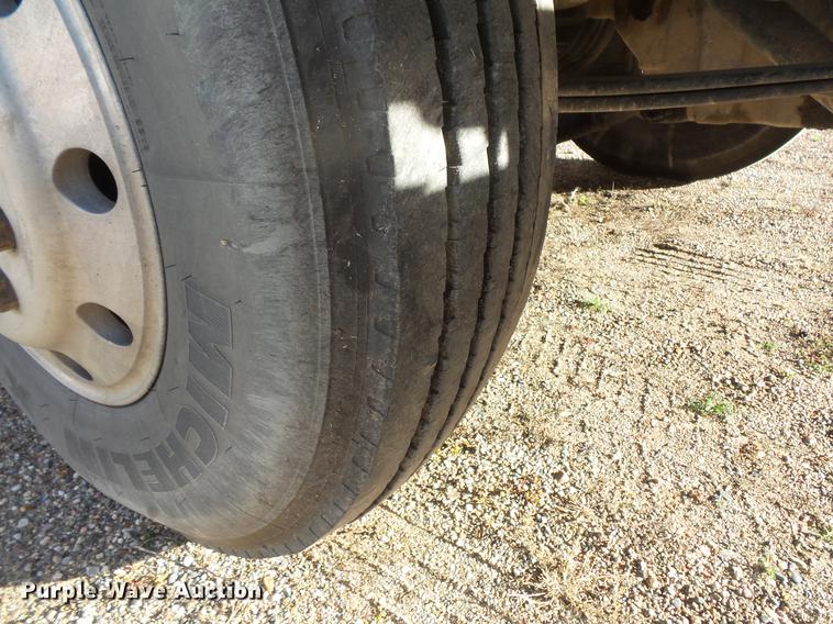 image for item DB8081 2000 Peterbilt 377 semi truck