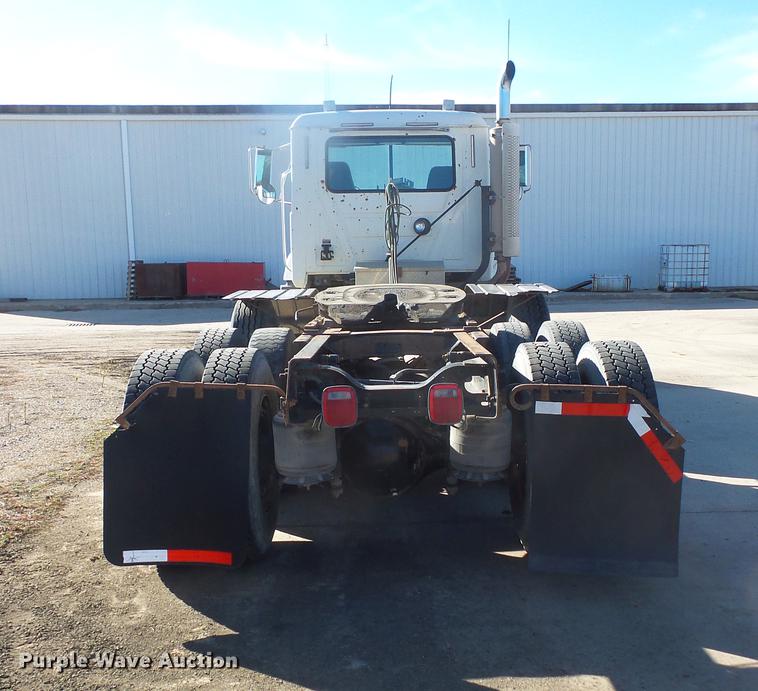 image for item DB8082 2001 Mack CH613 semi truck