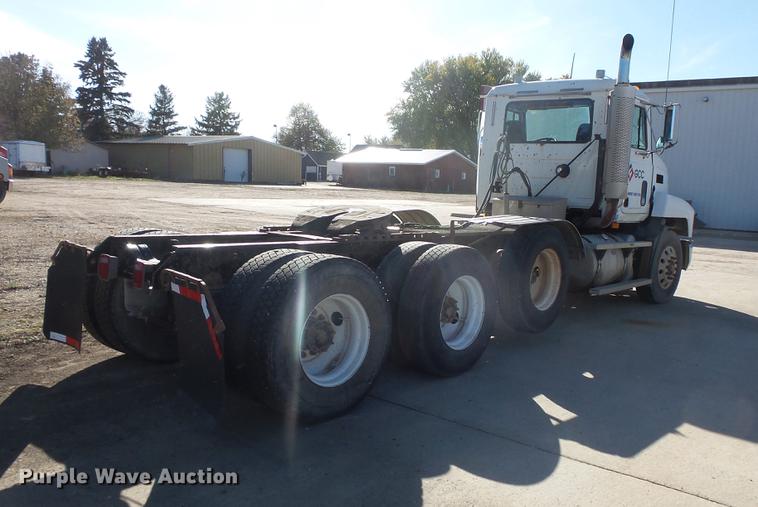 image for item DB8082 2001 Mack CH613 semi truck