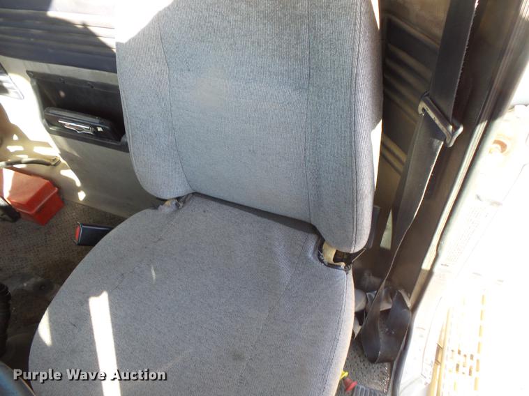 image for item DB8082 2001 Mack CH613 semi truck