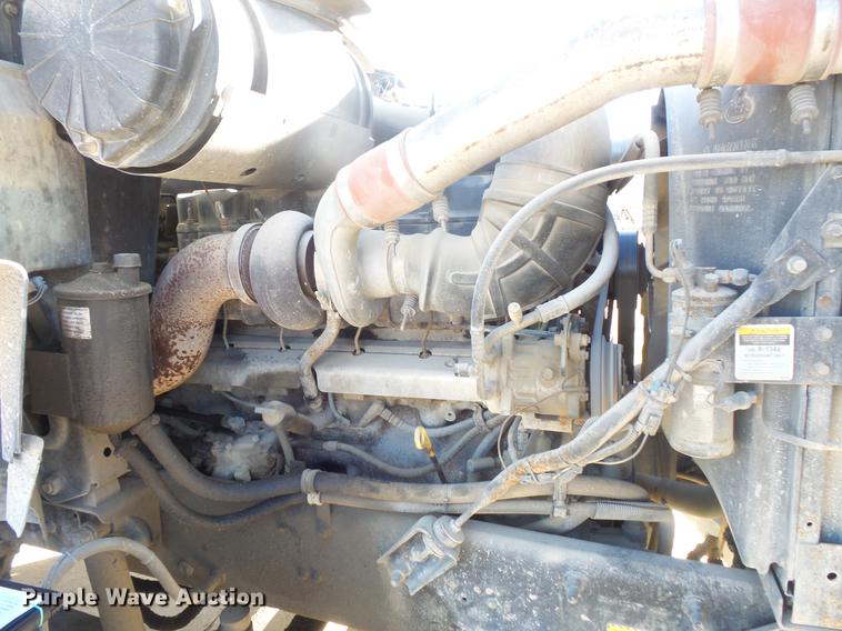 image for item DB8082 2001 Mack CH613 semi truck