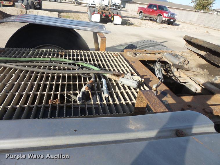 image for item DB8082 2001 Mack CH613 semi truck