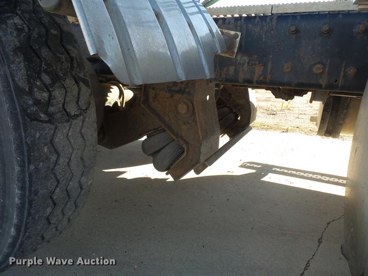 image for item DB8082 2001 Mack CH613 semi truck