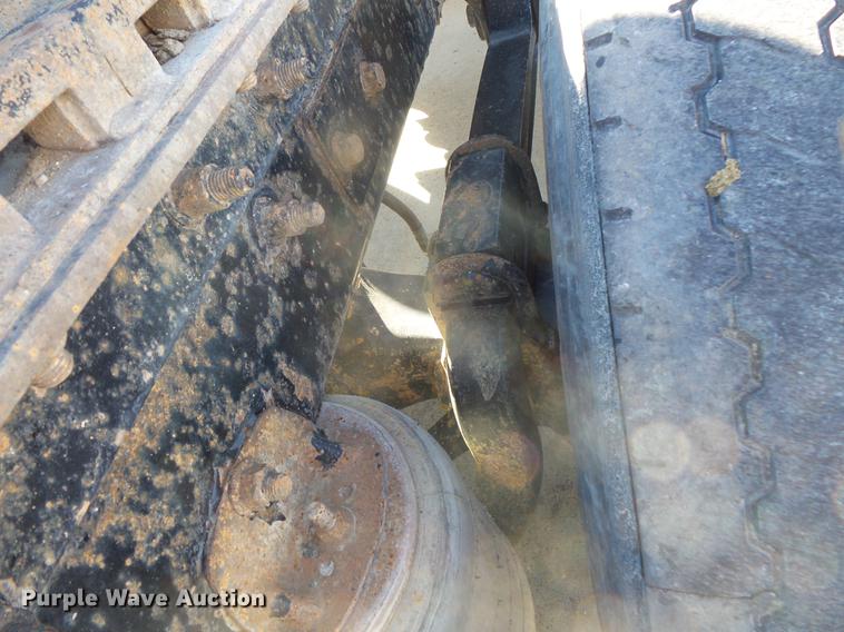 image for item DB8082 2001 Mack CH613 semi truck