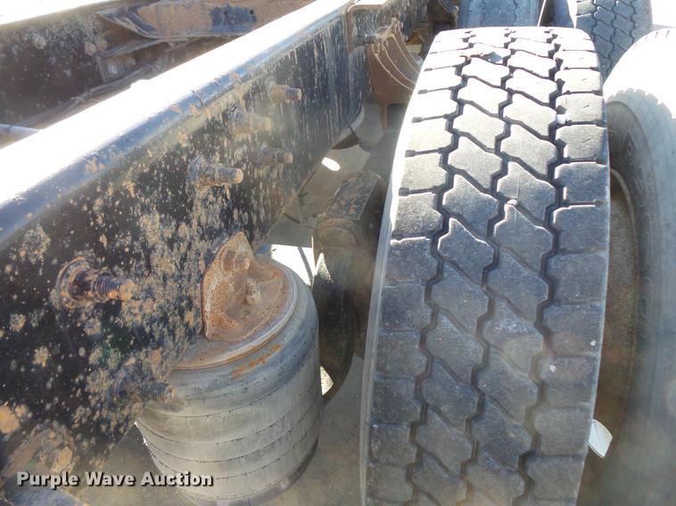 image for item DB8082 2001 Mack CH613 semi truck