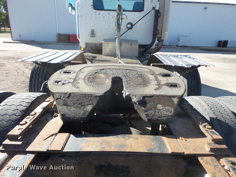 image for item DB8082 2001 Mack CH613 semi truck