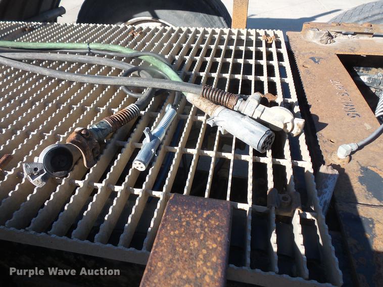 image for item DB8082 2001 Mack CH613 semi truck