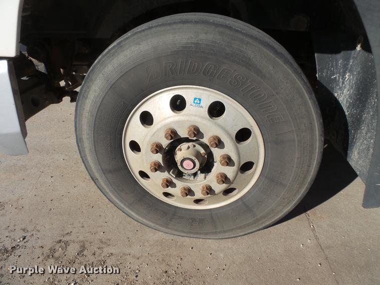 image for item DB8082 2001 Mack CH613 semi truck