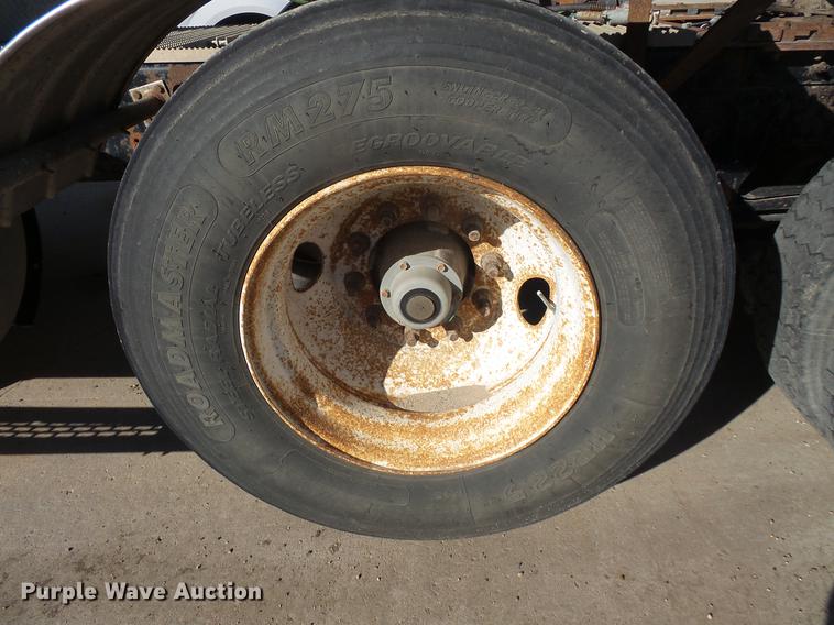 image for item DB8082 2001 Mack CH613 semi truck