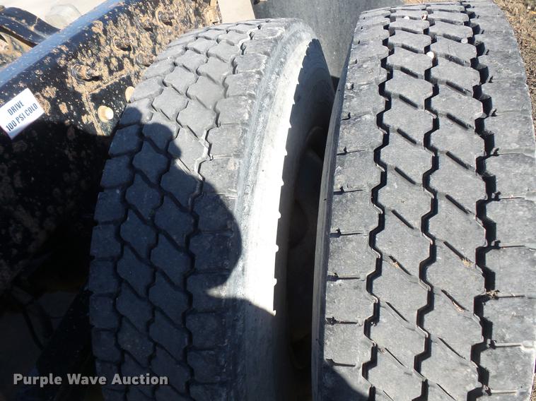 image for item DB8082 2001 Mack CH613 semi truck