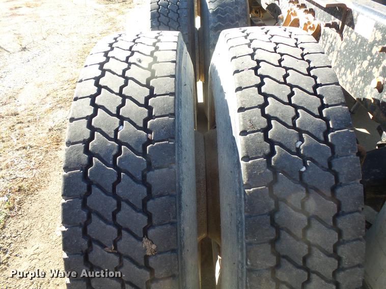 image for item DB8082 2001 Mack CH613 semi truck