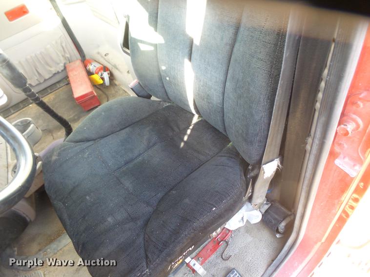 image for item DB8083 2001 Mack CH613 semi truck