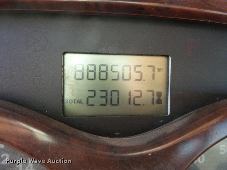 image for item DB8083 2001 Mack CH613 semi truck