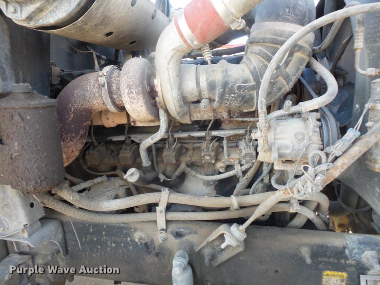 image for item DB8083 2001 Mack CH613 semi truck