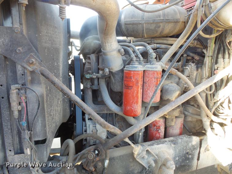 image for item DB8083 2001 Mack CH613 semi truck