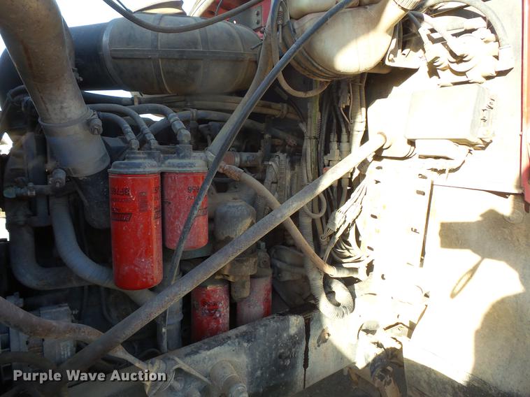 image for item DB8083 2001 Mack CH613 semi truck