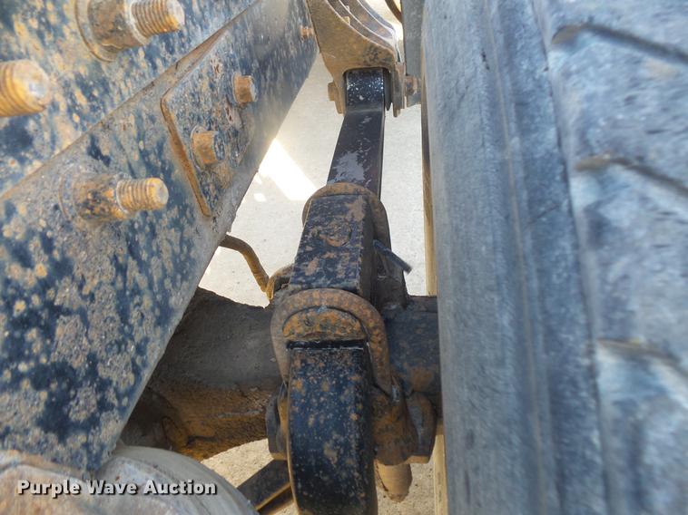 image for item DB8083 2001 Mack CH613 semi truck