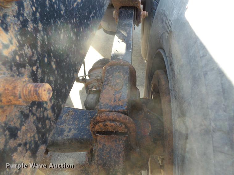 image for item DB8083 2001 Mack CH613 semi truck