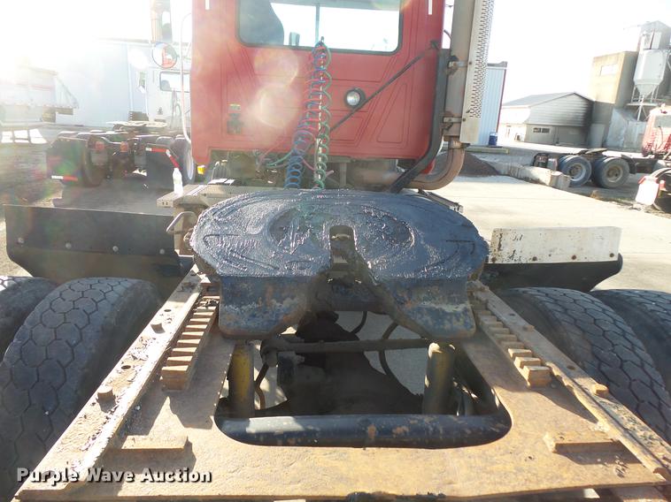 image for item DB8083 2001 Mack CH613 semi truck