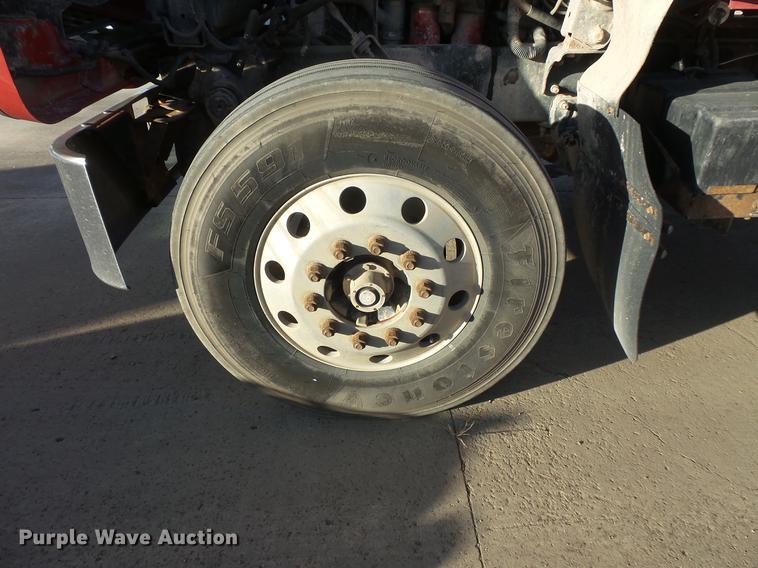 image for item DB8083 2001 Mack CH613 semi truck