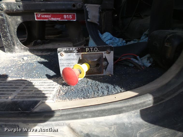 image for item DB8084 2000 Mack CH613 semi truck