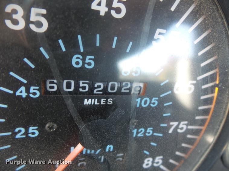 image for item DB8084 2000 Mack CH613 semi truck