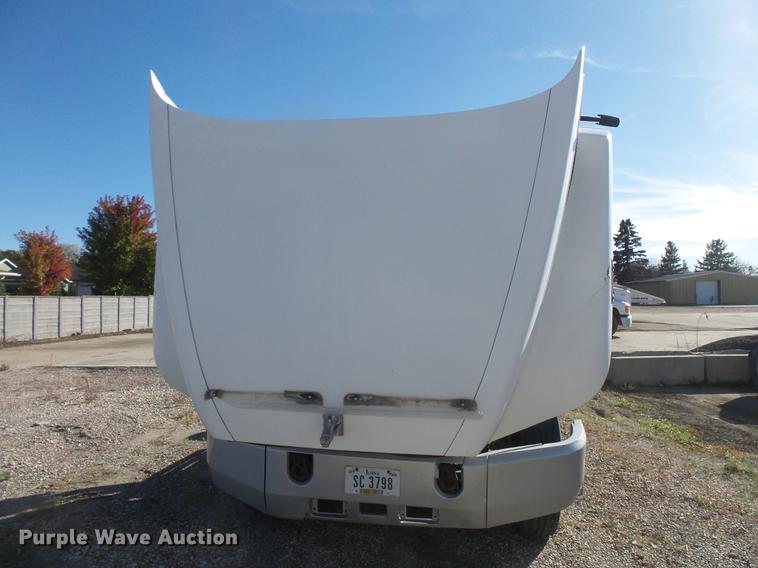 image for item DB8084 2000 Mack CH613 semi truck