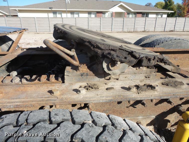 image for item DB8084 2000 Mack CH613 semi truck