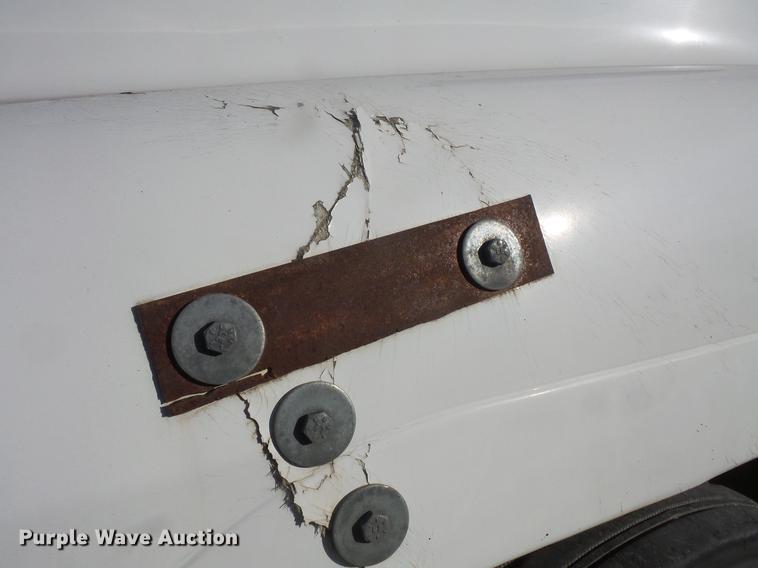 image for item DB8084 2000 Mack CH613 semi truck