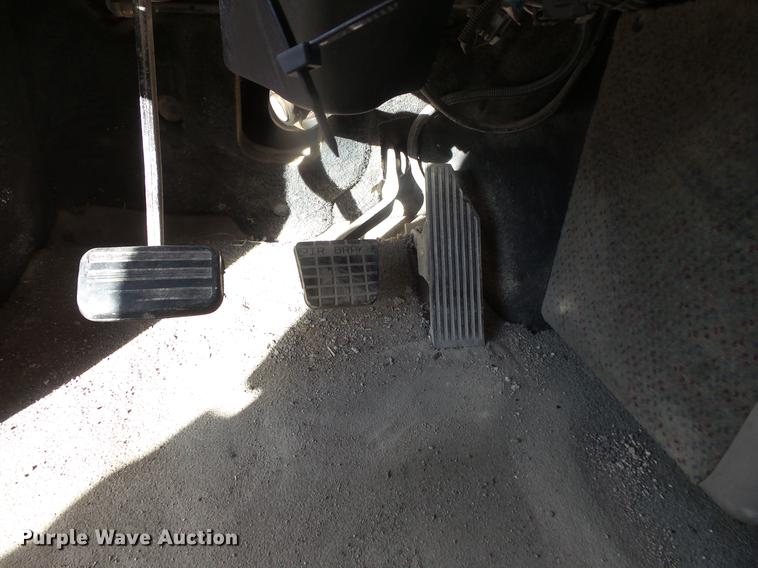 image for item DB8085 2001 Mack CH613 semi truck