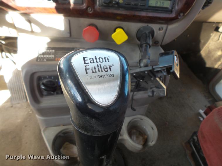 image for item DB8085 2001 Mack CH613 semi truck