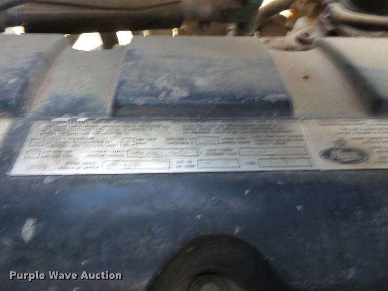 image for item DB8085 2001 Mack CH613 semi truck