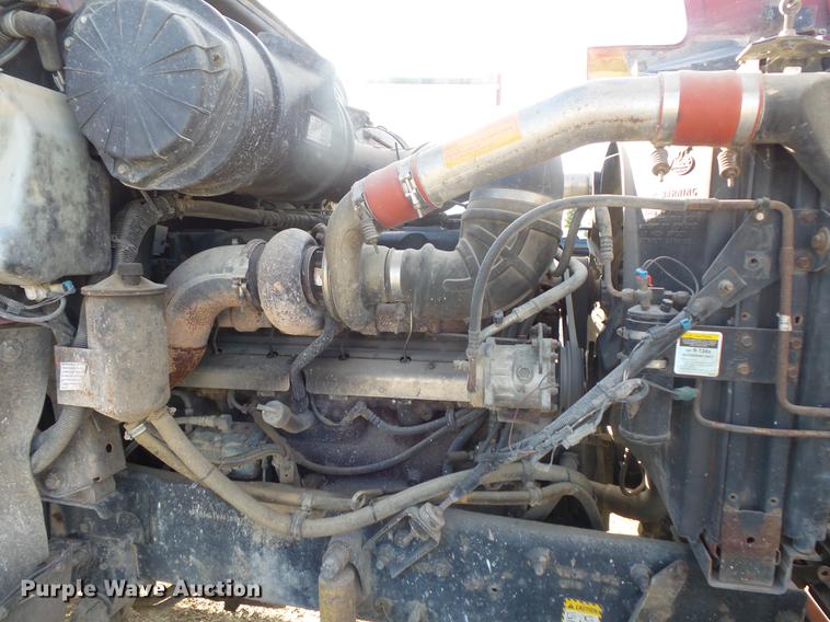 image for item DB8085 2001 Mack CH613 semi truck