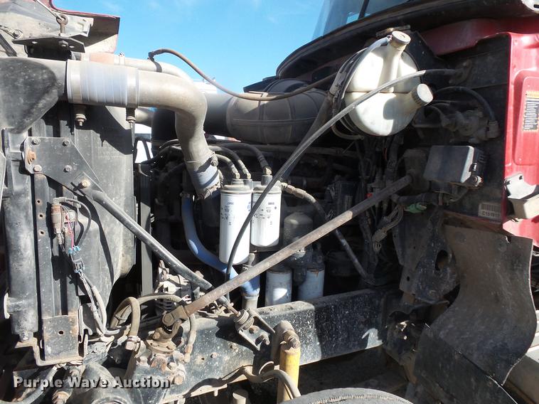 image for item DB8085 2001 Mack CH613 semi truck