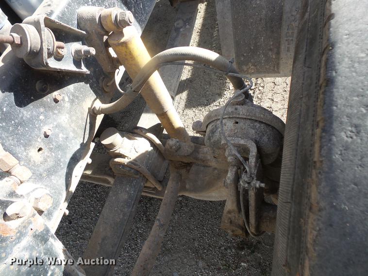 image for item DB8085 2001 Mack CH613 semi truck