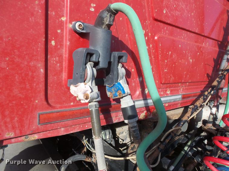 image for item DB8085 2001 Mack CH613 semi truck