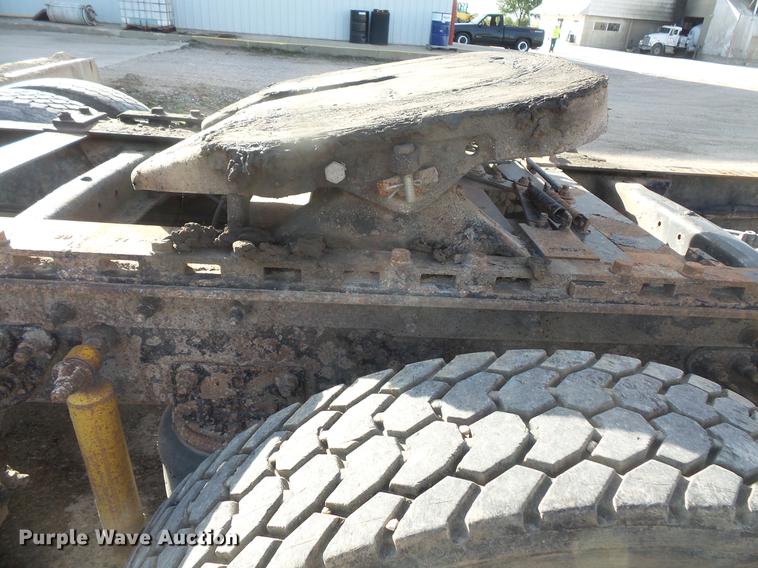 image for item DB8085 2001 Mack CH613 semi truck