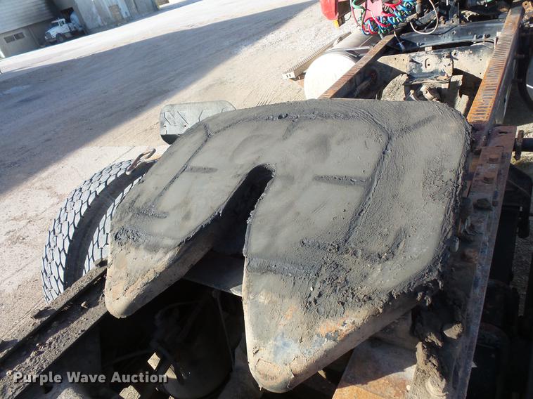 image for item DB8085 2001 Mack CH613 semi truck