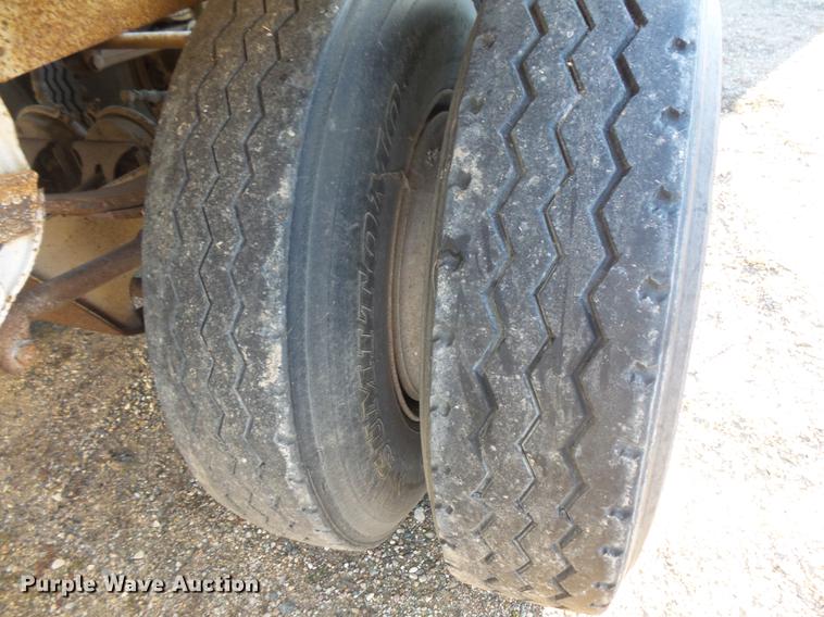 image for item DB8086 1985 Load King bottom dump trailer