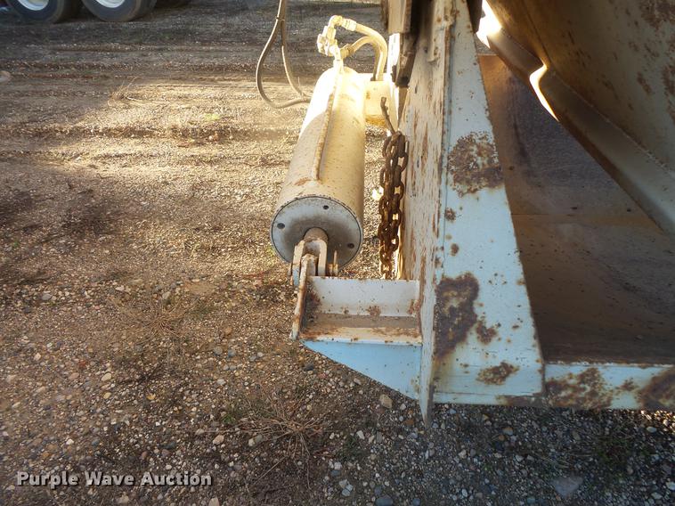 image for item DB8087 1999 Corn Belt bottom dump trailer