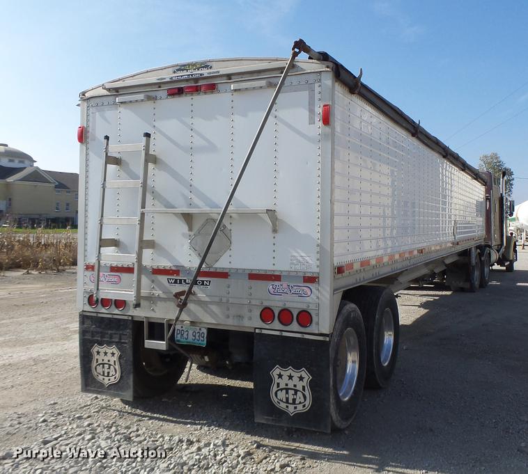 image for item DB9940 2005 Wilson DWH-500 double hopper grain trailer