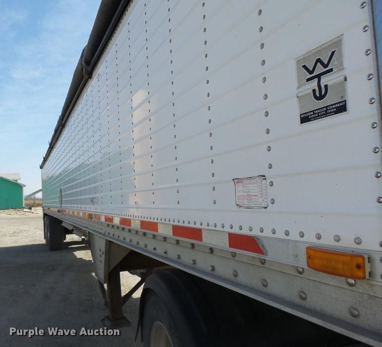 image for item DB9940 2005 Wilson DWH-500 double hopper grain trailer