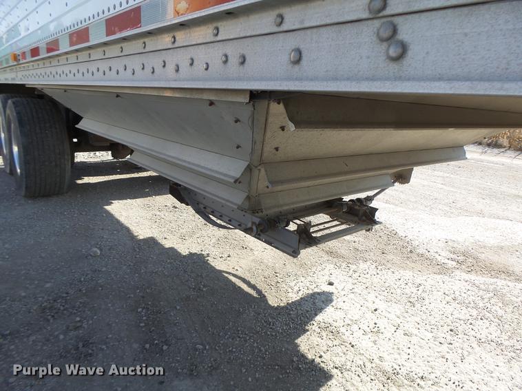 image for item DB9940 2005 Wilson DWH-500 double hopper grain trailer