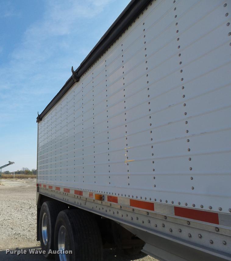image for item DB9940 2005 Wilson DWH-500 double hopper grain trailer