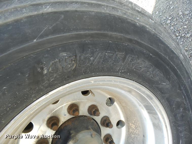 image for item DB9940 2005 Wilson DWH-500 double hopper grain trailer