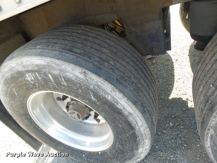 image for item DB9940 2005 Wilson DWH-500 double hopper grain trailer