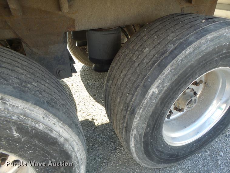 image for item DB9940 2005 Wilson DWH-500 double hopper grain trailer