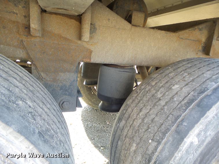 image for item DB9940 2005 Wilson DWH-500 double hopper grain trailer