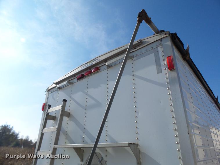 image for item DB9940 2005 Wilson DWH-500 double hopper grain trailer