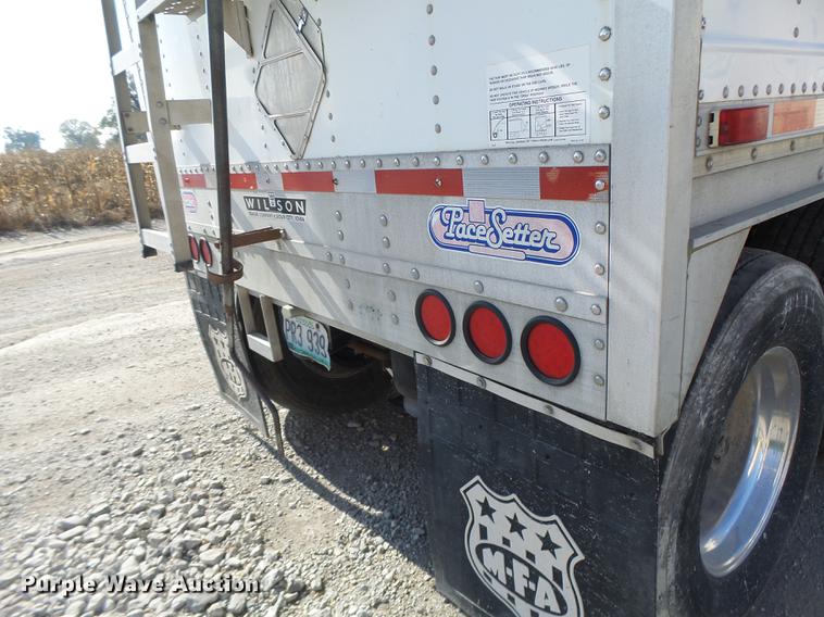 image for item DB9940 2005 Wilson DWH-500 double hopper grain trailer